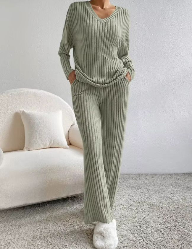 V-Neck Lounge Set